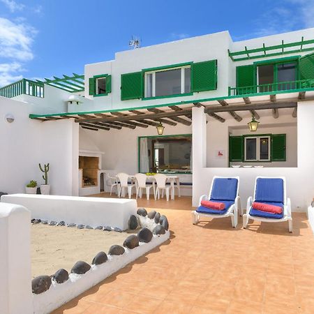 Famara Caracolillos, La Casa Exterior foto